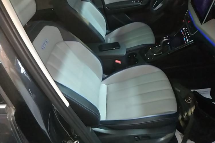 Used Volkswagen Tayron GTE Plug-in Hybrid 2024 280TSI Luxury Plus Advanced Edition Right Front Seat