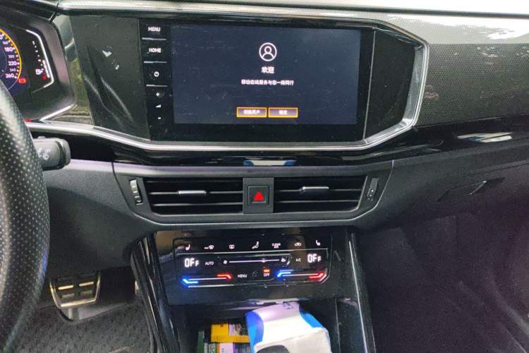 Used Volkswagen Tayron X 2020 330TSI Two-Wheel Drive Luxury Smart Connectivity Version Audio And AC Panel