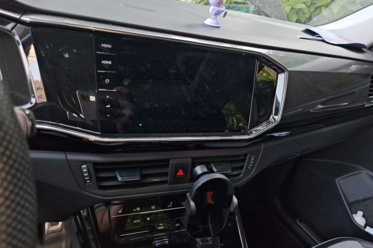 Used Volkswagen Tayron X 2020 330TSI Two-Wheel Drive Luxury Smart Connectivity Version Audio And AC Panel