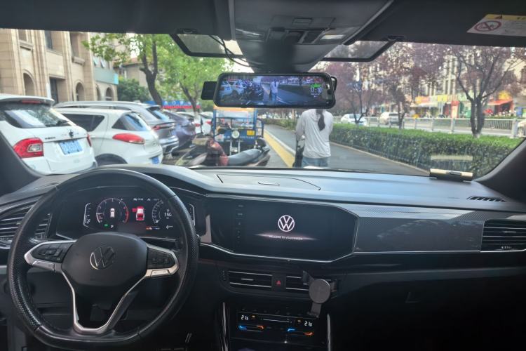 Used Volkswagen Tayron X 2020 380TSI Four-Wheel Drive Flagship Smart Connectivity Version Center Console