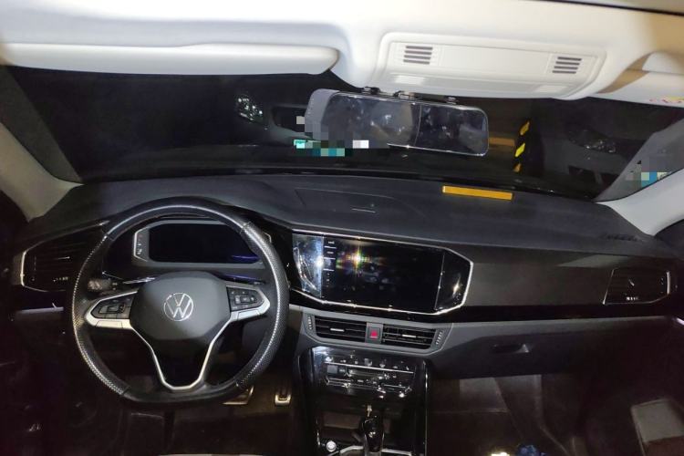 Used Volkswagen Tayron X 2020 330TSI Two-Wheel Drive Luxury Smart Connectivity Version Center Console