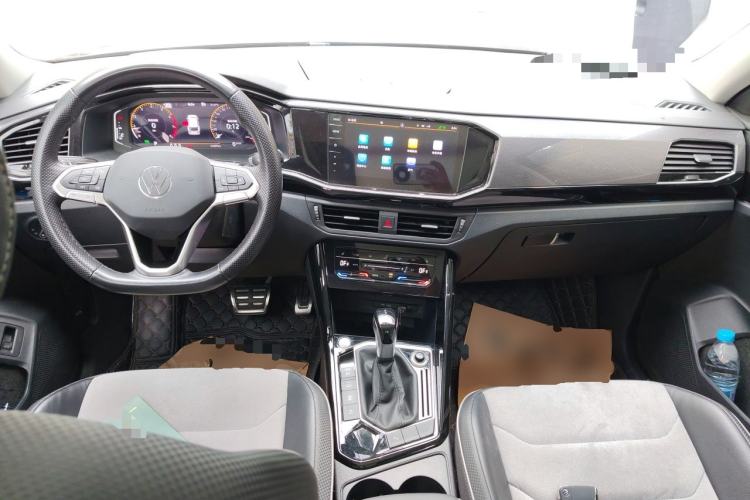 Used Volkswagen Tayron X 2020 330TSI Two-Wheel Drive Luxury Smart Connectivity Version Center Console