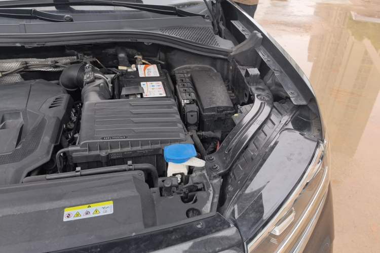 Used Volkswagen Tayron X 2020 330TSI Two-Wheel Drive Luxury Smart Connectivity Version Engine Bay Left