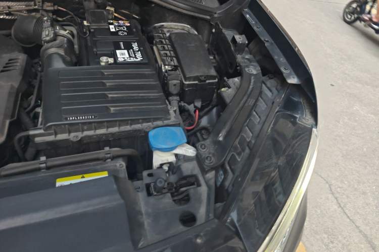 Used Volkswagen Tayron X 2020 330TSI Two-Wheel Drive Luxury Smart Connectivity Version Engine Bay Left