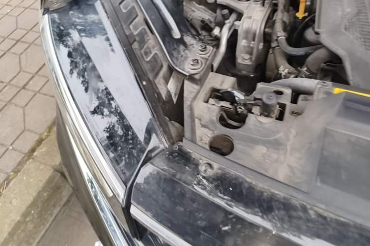 Used Volkswagen Tayron X 2020 330TSI Two-Wheel Drive Luxury Smart Connectivity Version Engine Bay Right