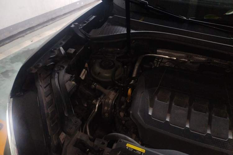 Used Volkswagen Tayron X 2020 330TSI Two-Wheel Drive Luxury Smart Connectivity Version Engine Bay Right