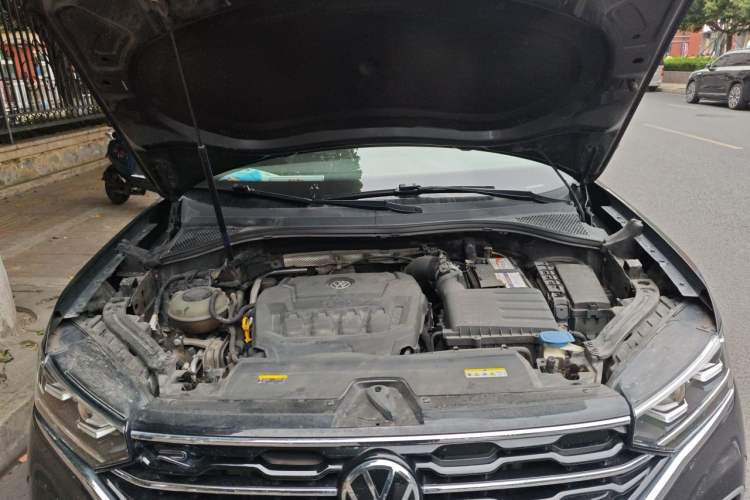 Used Volkswagen Tayron X 2020 330TSI Two-Wheel Drive Luxury Smart Connectivity Version Engine Bay