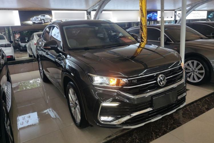 Used Volkswagen Tayron X 2020 330TSI Two-Wheel Drive Luxury Smart Connectivity Version Front Right 45 Deg