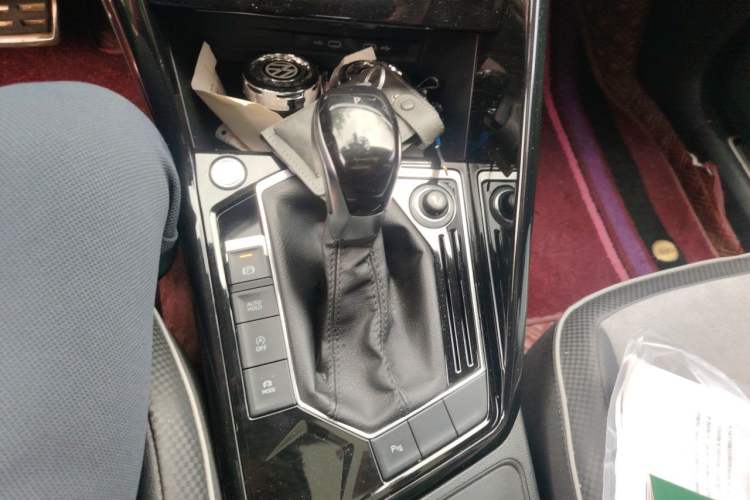 Used Volkswagen Tayron X 2020 330TSI Two-Wheel Drive Luxury Smart Connectivity Version Gear Lever