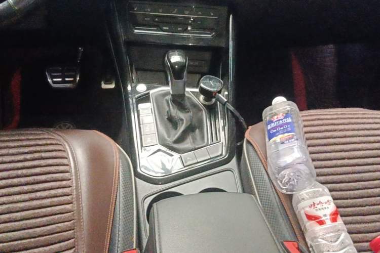 Used Volkswagen Tayron X 2020 330TSI Two-Wheel Drive Luxury Smart Connectivity Version Gear Lever