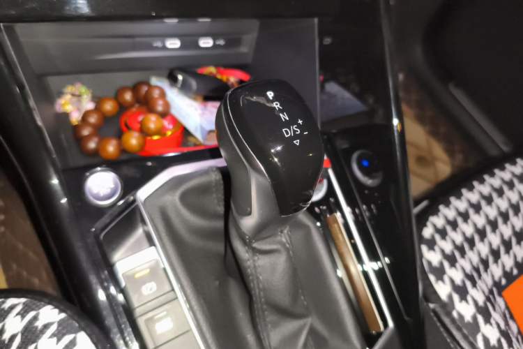 Used Volkswagen Tayron X 2020 330TSI Two-Wheel Drive Luxury Smart Connectivity Version Gear Lever