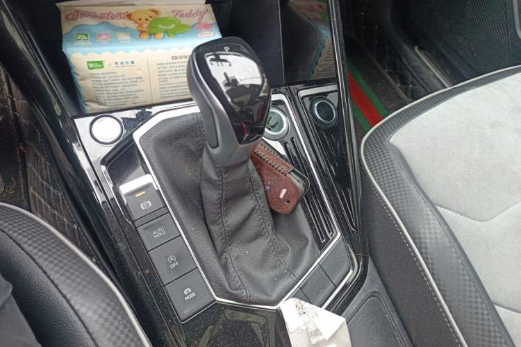 Used Volkswagen Tayron X 2020 330TSI Two-Wheel Drive Luxury Smart Connectivity Version Gear Lever