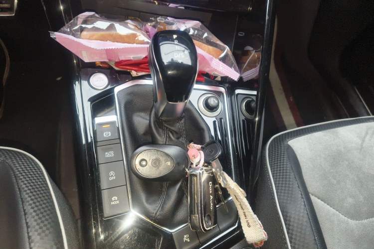 Used Volkswagen Tayron X 2020 330TSI Two-Wheel Drive Flagship Smart Connectivity Version Gear Lever