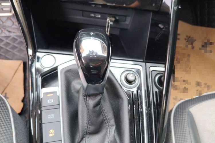 Used Volkswagen Tayron X 2020 330TSI Two-Wheel Drive Luxury Smart Connectivity Version Gear Lever