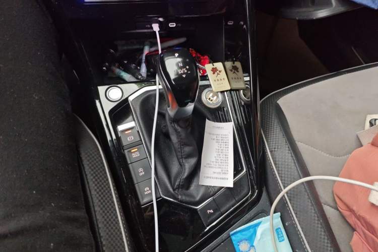 Used Volkswagen Tayron X 2020 330TSI Two-Wheel Drive Luxury Smart Connectivity Version Gear Lever