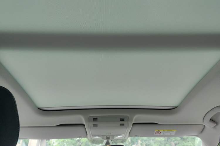 Used Volkswagen Tayron X 2020 330TSI Two-Wheel Drive Luxury Smart Connectivity Version Headliner