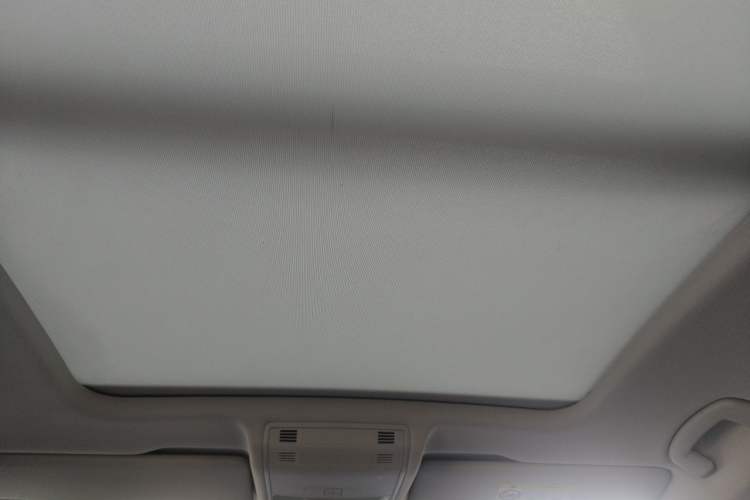 Used Volkswagen Tayron X 2020 330TSI Two-Wheel Drive Luxury Smart Connectivity Version Headliner