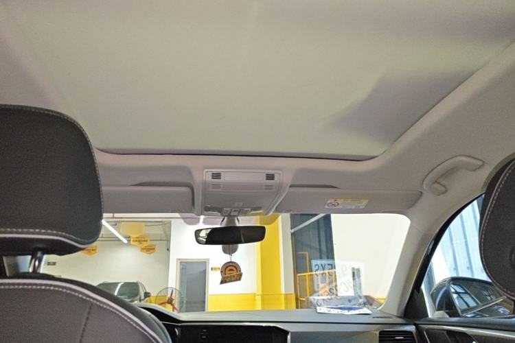 Used Volkswagen Tayron X 2020 330TSI Two-Wheel Drive Luxury Smart Connectivity Version Headliner