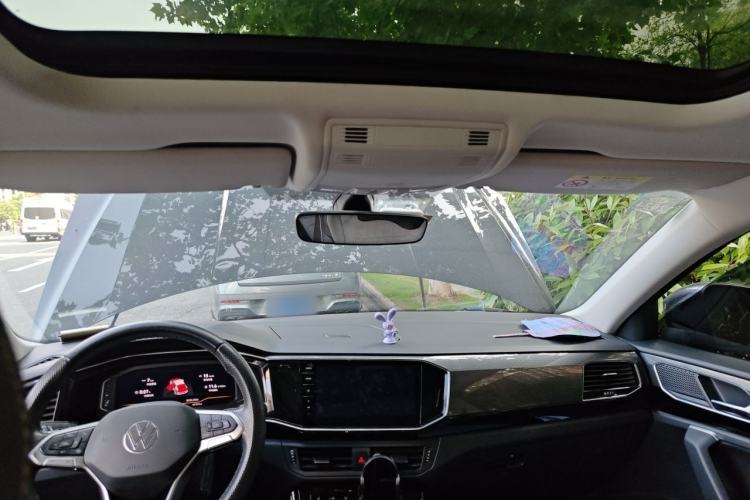 Used Volkswagen Tayron X 2020 330TSI Two-Wheel Drive Luxury Smart Connectivity Version Headliner