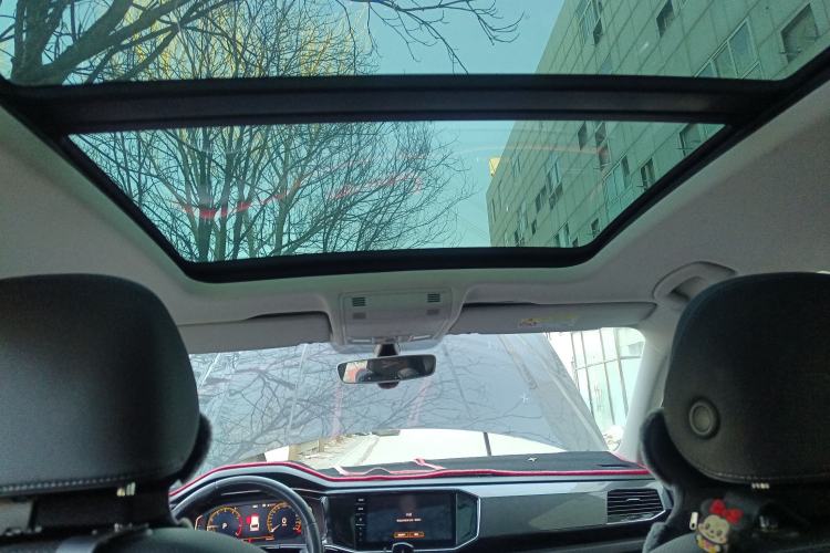Used Volkswagen Tayron X 2020 330TSI Two-Wheel Drive Luxury Smart Connectivity Version Headliner