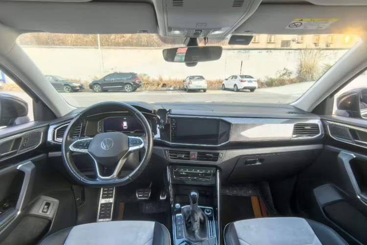 Used Volkswagen Tayron X 2020 330TSI Two-Wheel Drive Luxury Smart Connectivity Version Interior 1