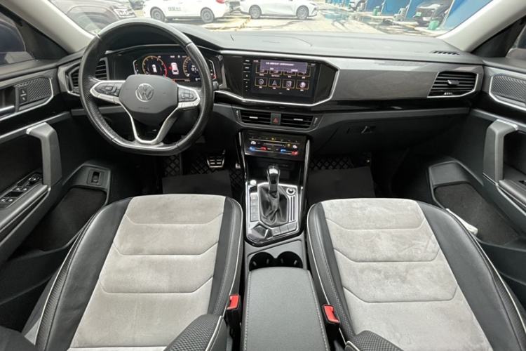 Used Volkswagen Tayron X 2020 330TSI Two-Wheel Drive Luxury Smart Connectivity Version Interior 10