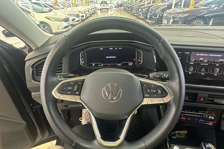Used Volkswagen Tayron X 2020 330TSI Two-Wheel Drive Luxury Smart Connectivity Version Interior 2