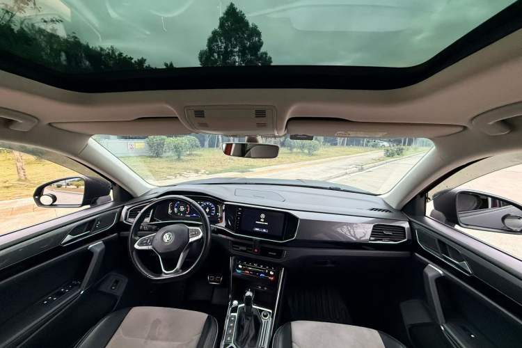 Used Volkswagen Tayron X 2020 330TSI Two-Wheel Drive Luxury Smart Connectivity Version Interior 2