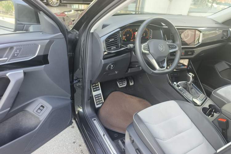 Used Volkswagen Tayron X 2020 330TSI Two-Wheel Drive Luxury Smart Connectivity Version Interior 2
