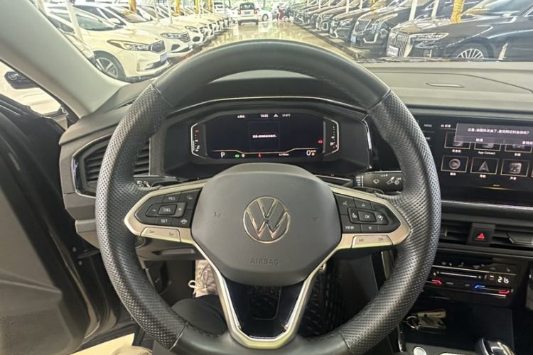 Used Volkswagen Tayron X 2020 330TSI Two-Wheel Drive Luxury Smart Connectivity Version Interior 2