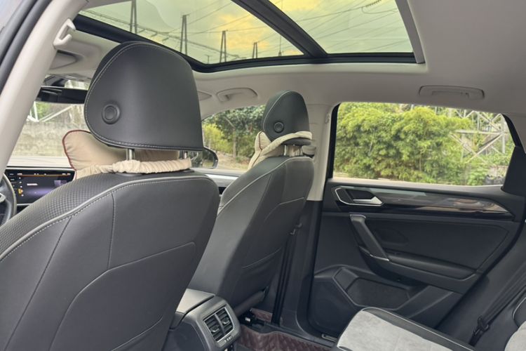 Used Volkswagen Tayron X 2020 330TSI Two-Wheel Drive Luxury Smart Connectivity Version Interior 2