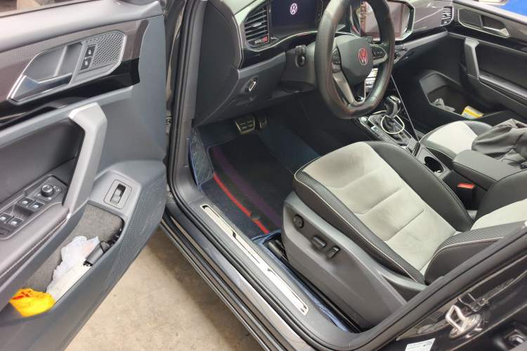 Used Volkswagen Tayron X 2020 330TSI Two-Wheel Drive Luxury Smart Connectivity Version Interior 3
