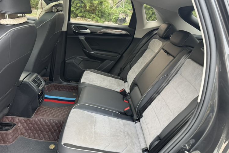 Used Volkswagen Tayron X 2020 330TSI Two-Wheel Drive Luxury Smart Connectivity Version Interior 8