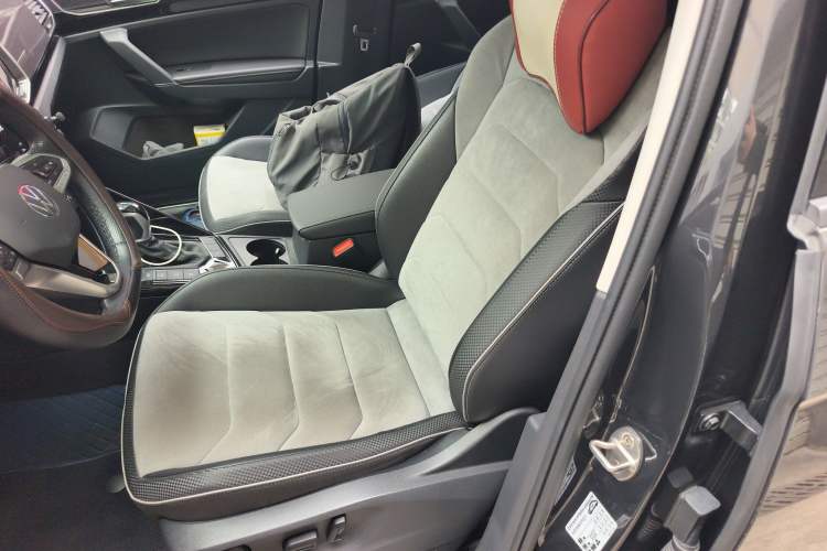 Used Volkswagen Tayron X 2020 330TSI Two-Wheel Drive Luxury Smart Connectivity Version Left Front Seat