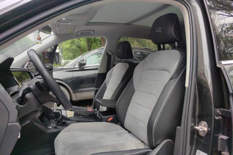 Used Volkswagen Tayron X 2020 330TSI Two-Wheel Drive Luxury Smart Connectivity Version Left Front Seat