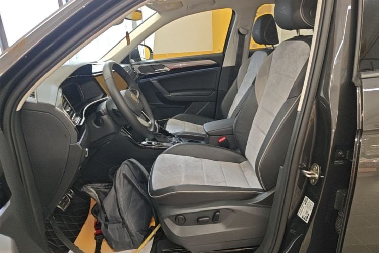Used Volkswagen Tayron X 2020 330TSI Two-Wheel Drive Luxury Smart Connectivity Version Left Front Seat