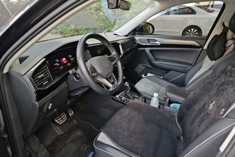 Used Volkswagen Tayron X 2020 330TSI Two-Wheel Drive Luxury Smart Connectivity Version Left Front Seat