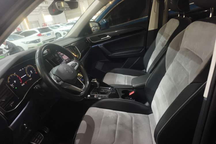 Used Volkswagen Tayron X 2020 330TSI Two-Wheel Drive Luxury Smart Connectivity Version Left Front Seat