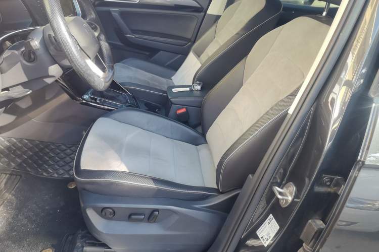 Used Volkswagen Tayron X 2020 330TSI Two-Wheel Drive Luxury Smart Connectivity Version Left Front Seat