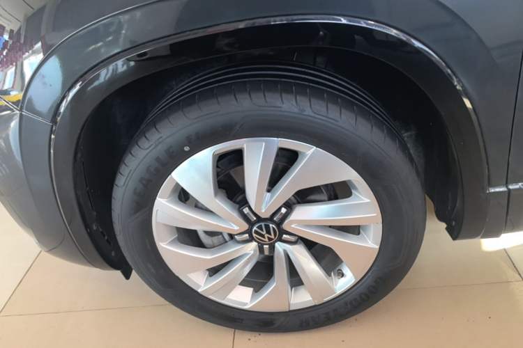 Used Volkswagen Tayron X 2020 330TSI Two-Wheel Drive Luxury Smart Connectivity Version Left Front Wheel Hub