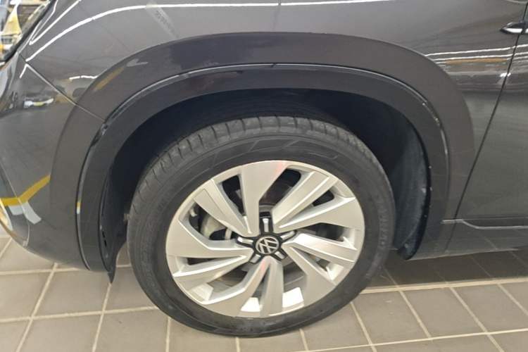 Used Volkswagen Tayron X 2020 330TSI Two-Wheel Drive Luxury Smart Connectivity Version Left Front Wheel Hub
