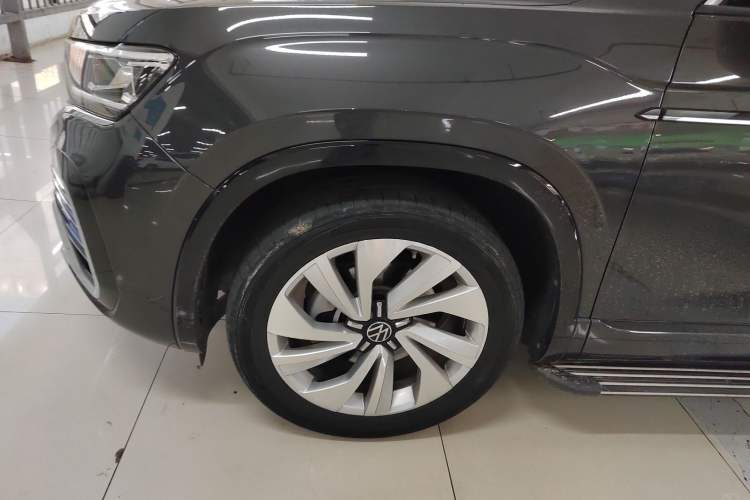 Used Volkswagen Tayron X 2020 330TSI Two-Wheel Drive Luxury Smart Connectivity Version Left Front Wheel Hub