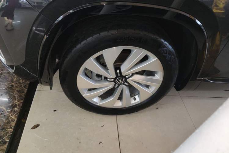 Used Volkswagen Tayron X 2020 330TSI Two-Wheel Drive Luxury Smart Connectivity Version Left Front Wheel Hub