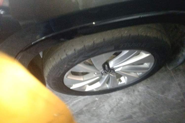 Used Volkswagen Tayron X 2020 330TSI Two-Wheel Drive Luxury Smart Connectivity Version Left Front Wheel Hub