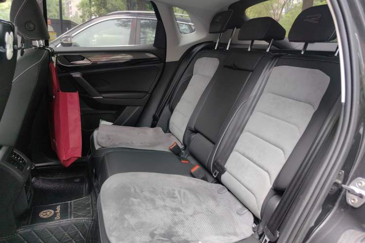 Used Volkswagen Tayron X 2020 330TSI Two-Wheel Drive Luxury Smart Connectivity Version Left Rear Seat