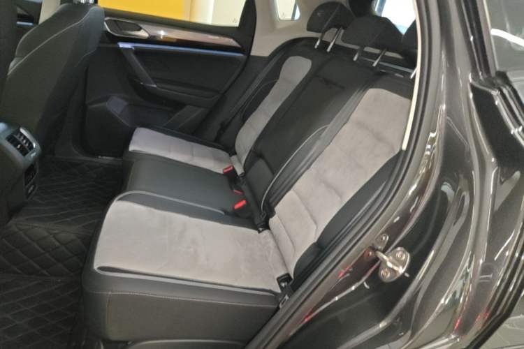 Used Volkswagen Tayron X 2020 330TSI Two-Wheel Drive Luxury Smart Connectivity Version Left Rear Seat