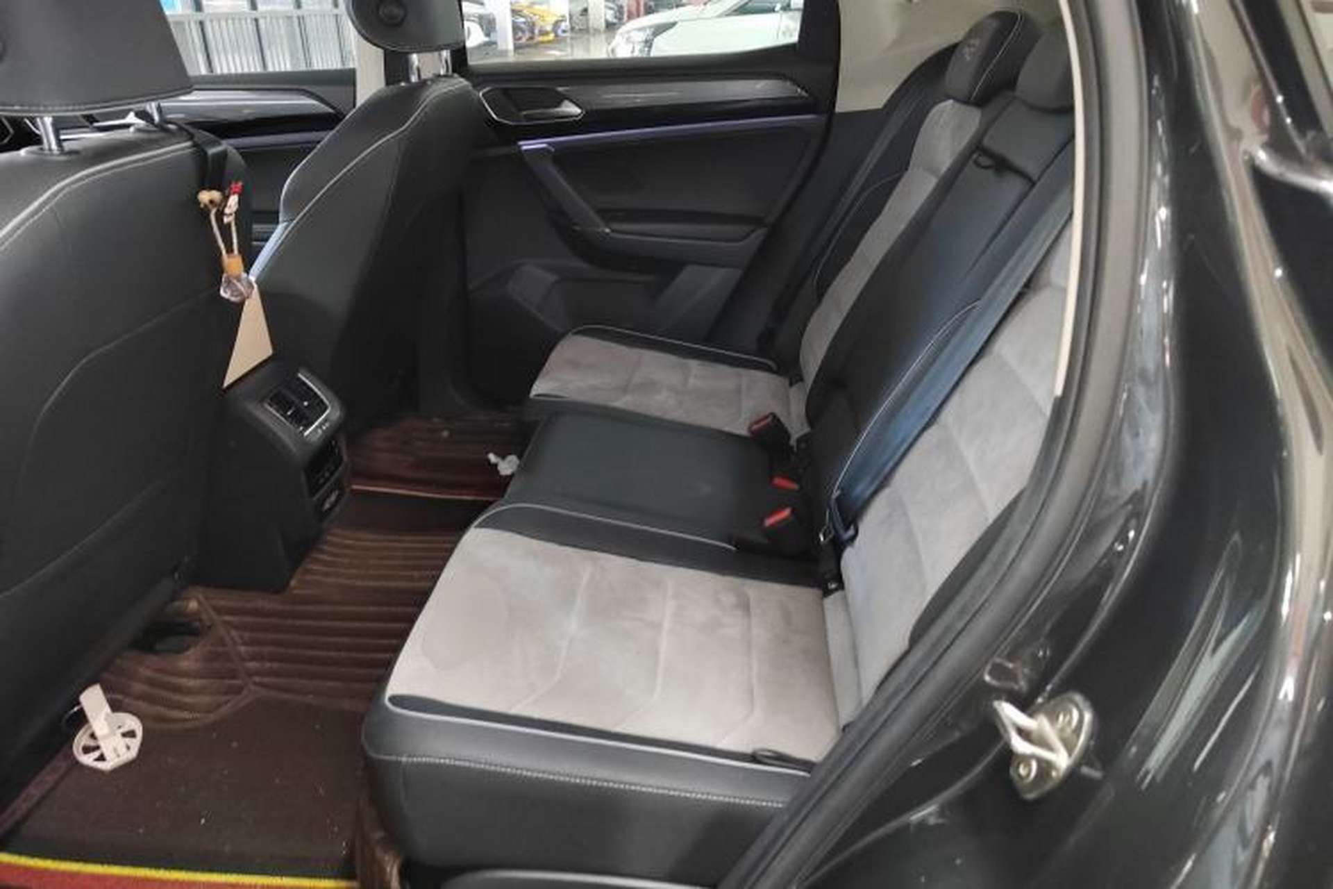 Used Volkswagen Tayron X 2020 330TSI Two-Wheel Drive Luxury Smart Connectivity Version Left Rear Seat