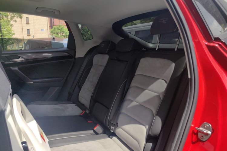 Used Volkswagen Tayron X 2020 330TSI Two-Wheel Drive Luxury Smart Connectivity Version Left Rear Seat