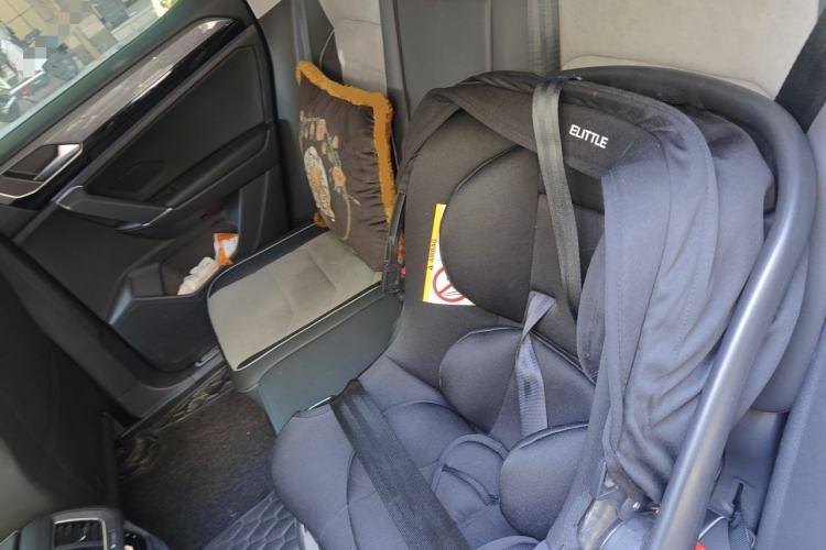 Used Volkswagen Tayron X 2020 330TSI Two-Wheel Drive Luxury Smart Connectivity Version Left Rear Seat