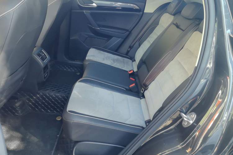 Used Volkswagen Tayron X 2020 330TSI Two-Wheel Drive Luxury Smart Connectivity Version Left Rear Seat